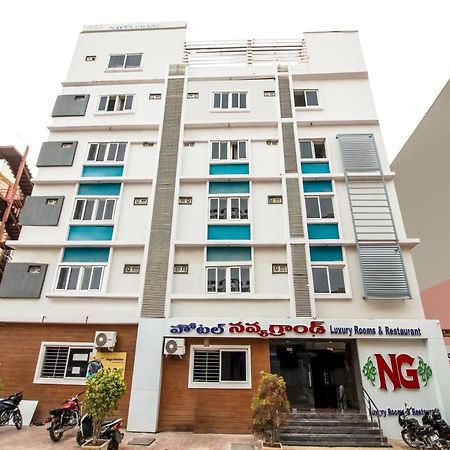 Capital O Sri Navya Grand Near Nexus Hyderabad Hotell Eksteriør bilde