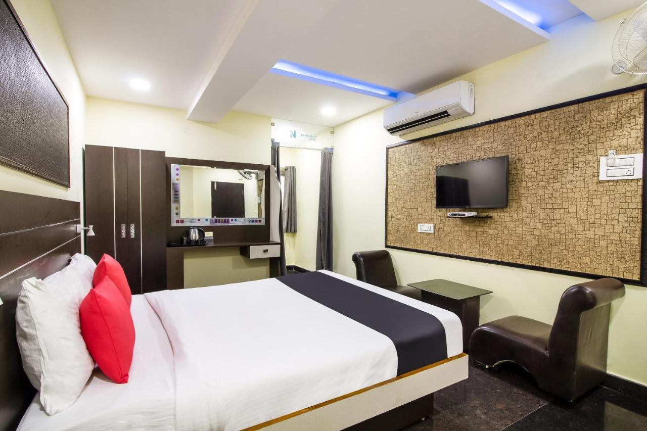 Capital O Sri Navya Grand Near Nexus Hyderabad Hotell Eksteriør bilde