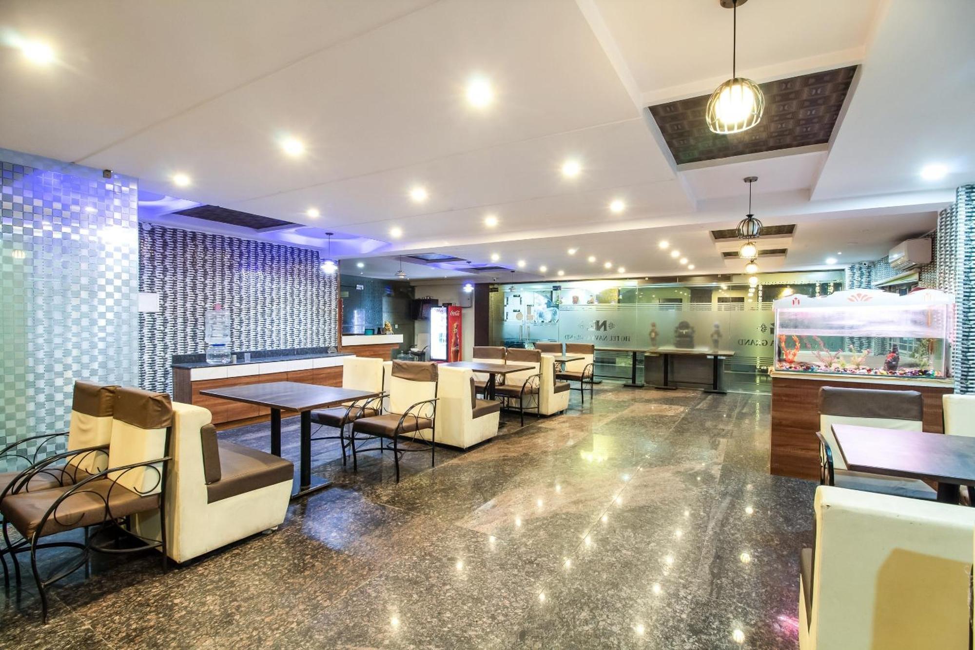 Capital O Sri Navya Grand Near Nexus Hyderabad Hotell Eksteriør bilde