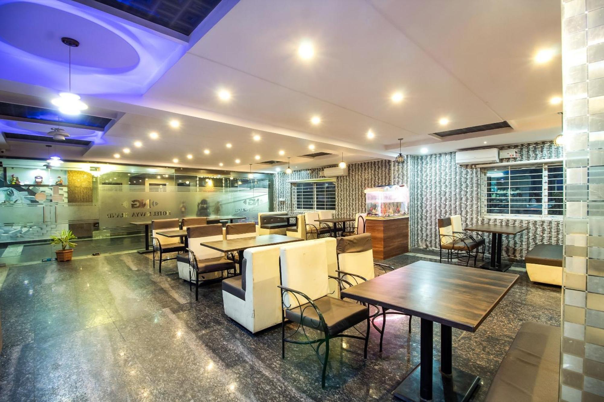 Capital O Sri Navya Grand Near Nexus Hyderabad Hotell Eksteriør bilde